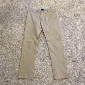 31x32 J.Crew Flex Chino Driggs in beige pants. Lightly worn & in great shape